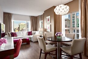 Auberge Vancouver Hotel
