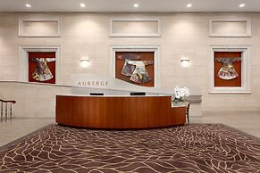 Auberge Vancouver Hotel
