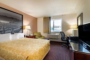 Super 8 by Wyndham Pendleton