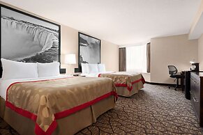 Ramada by Wyndham Niagara Falls Near the Falls