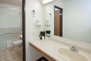 Super 8 by Wyndham Salmon Arm