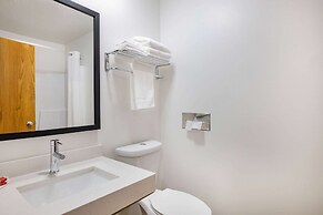 Super 8 by Wyndham Duluth