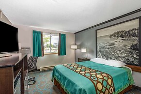 Super 8 by Wyndham Duluth