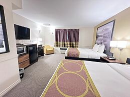 Super 8 by Wyndham Guelph