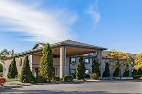 Super 8 by Wyndham Ambassador Bridge Windsor ON