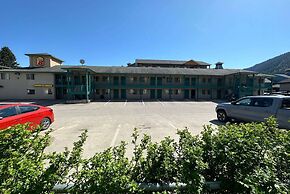 Super 8 by Wyndham Sicamous