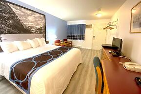 Super 8 by Wyndham Sicamous