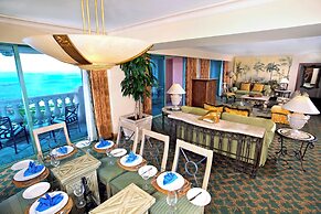 The Royal at Atlantis