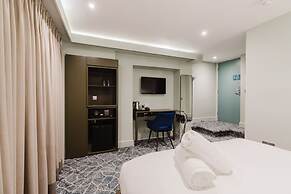 The Lancaster Hotel
