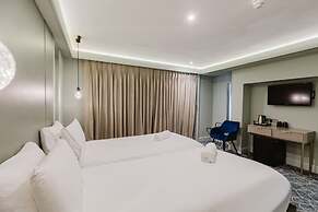 The Lancaster Hotel