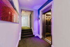 The Lancaster Hotel
