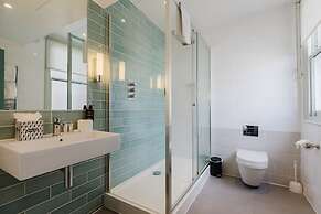 The Lancaster Hotel