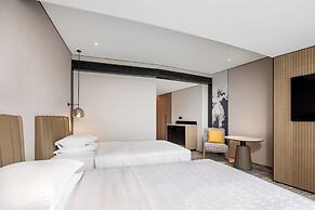 Sheraton Chengdu Lido Hotel