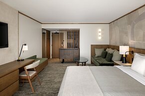 Banff Park Lodge
