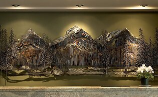 Banff Park Lodge