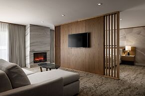 Banff Park Lodge