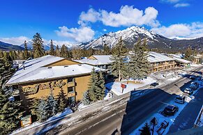 Banff Park Lodge