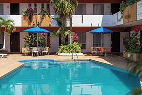 Azteca Inn