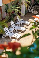 Azteca Inn