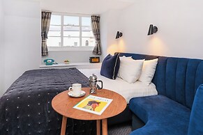 Berkeley Square Hotel