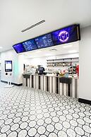 Hilton Niagara Falls/Fallsview Hotel & Suites
