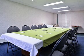 Lexington Inn & Suites Windsor