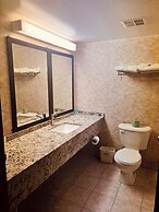 Lexington Inn & Suites Windsor