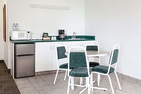 Super 8 by Wyndham Morden