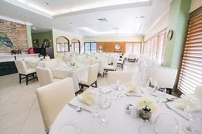 The Courtleigh Hotel and Suites