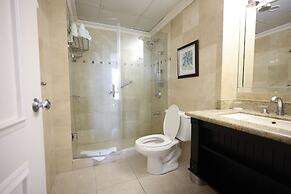 The Courtleigh Hotel and Suites