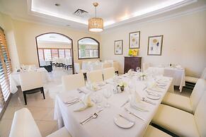 The Courtleigh Hotel and Suites
