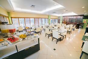 The Courtleigh Hotel and Suites