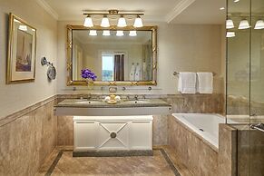 Four Seasons Hotel Cairo at First Residence