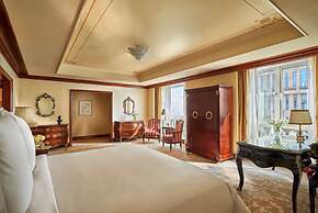 Four Seasons Hotel Cairo at First Residence