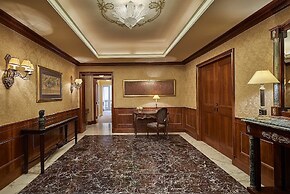Four Seasons Hotel Cairo at First Residence