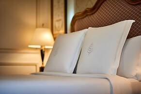 Four Seasons Hotel Cairo at First Residence