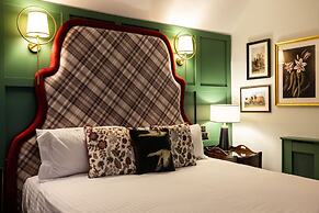 Somerville Hotel