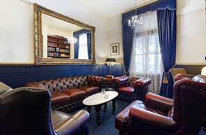 The Carrington Hotel