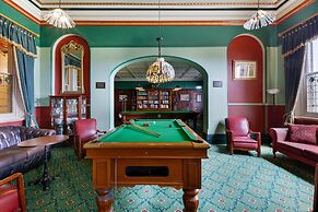 The Carrington Hotel