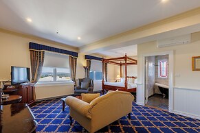 The Carrington Hotel
