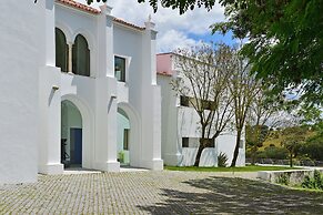 Pousada Convento de Arraiolos - Historic Hotel