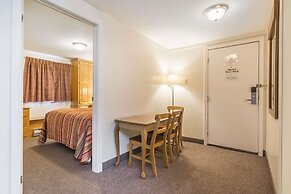 Econo Lodge & Suites Saint John