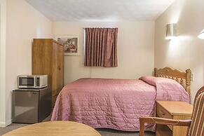 Econo Lodge & Suites Saint John