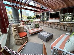 Hilton San Diego Gaslamp Quarter