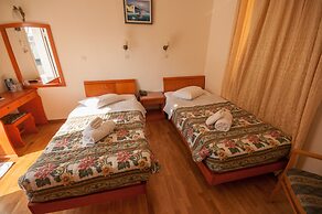 Cecil Hotel
