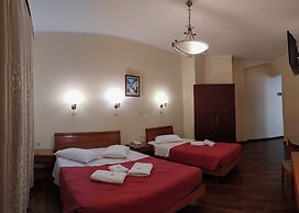 Cecil Hotel