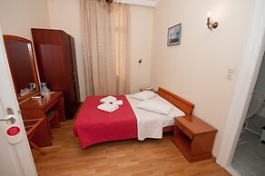 Cecil Hotel