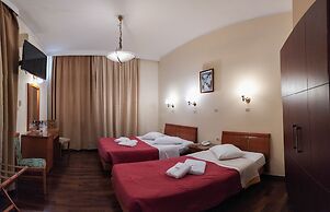 Cecil Hotel