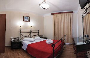 Cecil Hotel