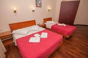 Cecil Hotel